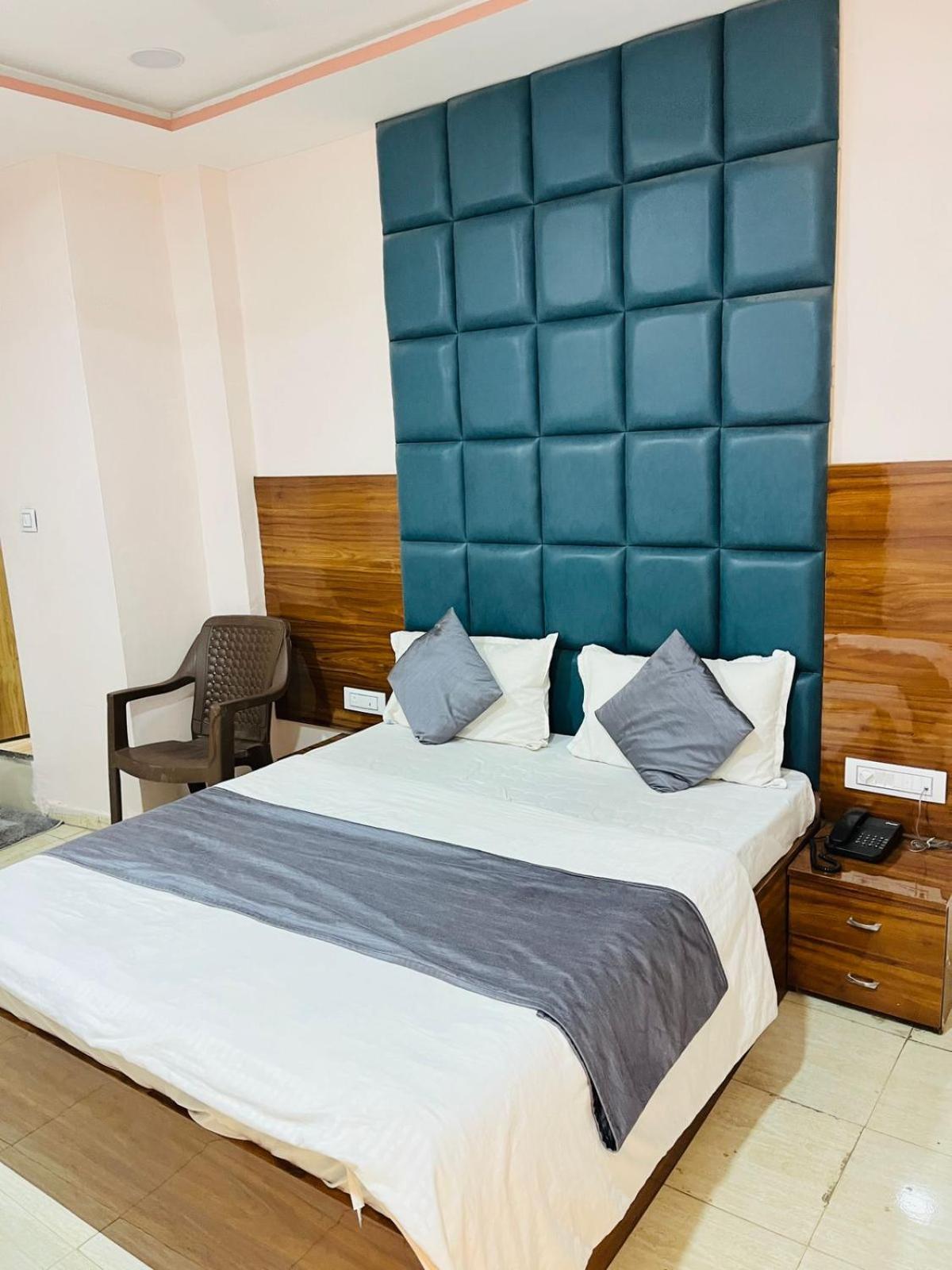 Hotel Sargam Ahmedabad Esterno foto