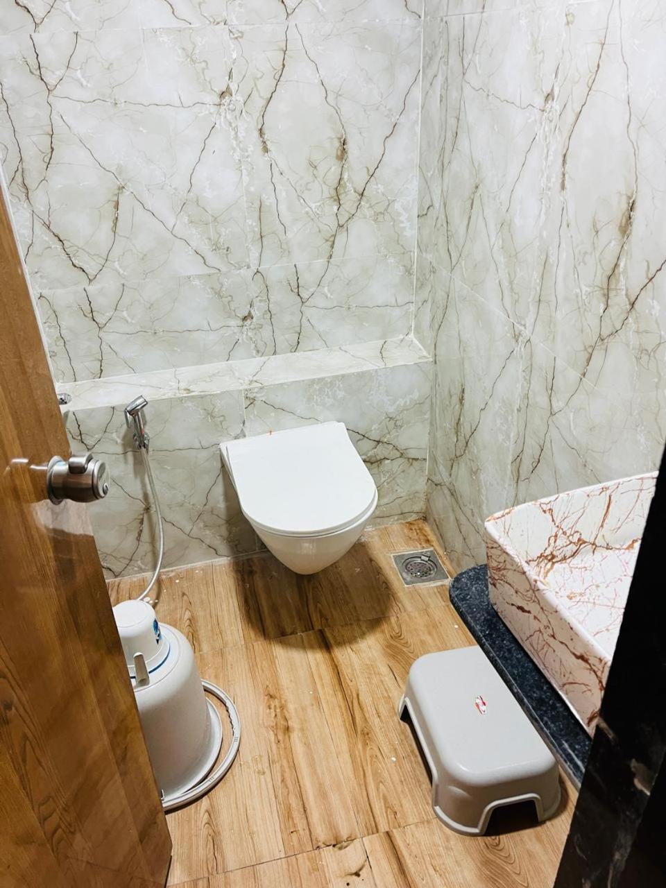 Hotel Sargam Ahmedabad Esterno foto